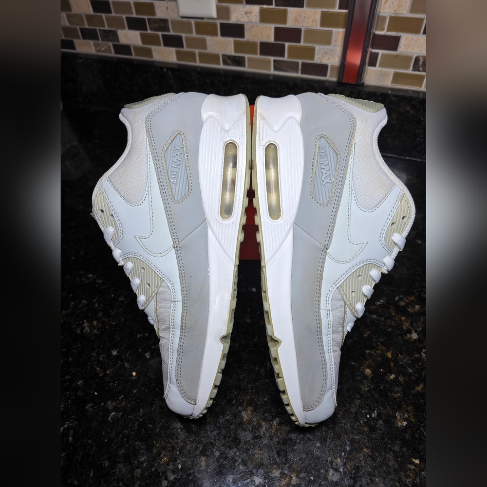 Nike Air Max / White and Gray / Mens Size 9 / GUC - Picture 3 of 6